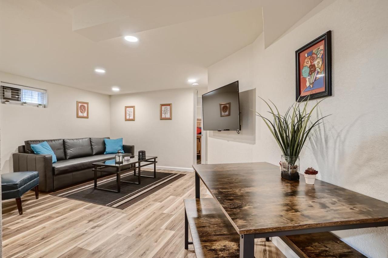 Sloans Lake Getaway - Basement Apartment Near Broncos And Downtown Denver Lakewood Buitenkant foto