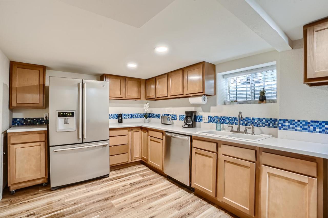 Sloans Lake Getaway - Basement Apartment Near Broncos And Downtown Denver Lakewood Buitenkant foto
