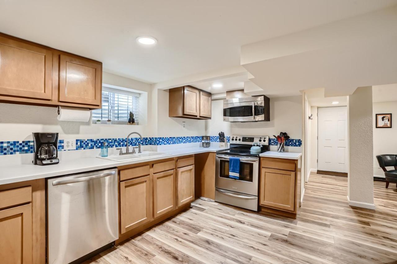 Sloans Lake Getaway - Basement Apartment Near Broncos And Downtown Denver Lakewood Buitenkant foto